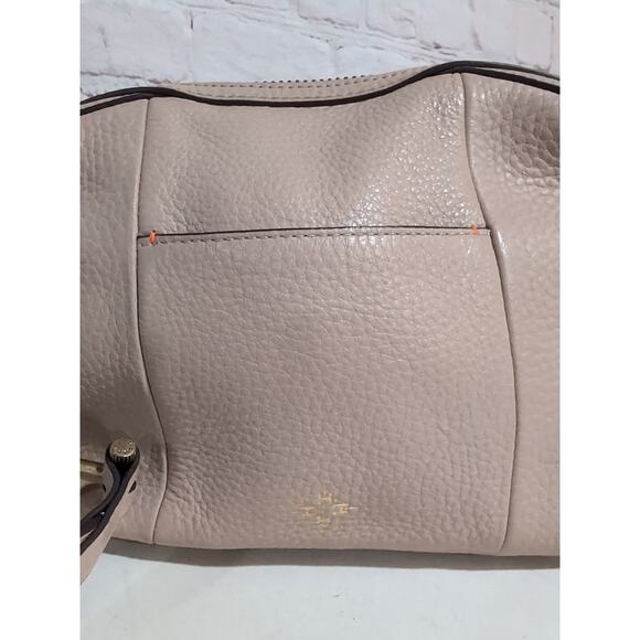 India Hicks Shift and Switch Beige Crossbody Bag Pebbled Leather Gold Hardware - Picture 3 of 16